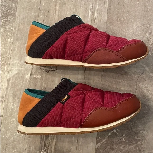 Women’s Teva Shoes - Picture 3 of 8